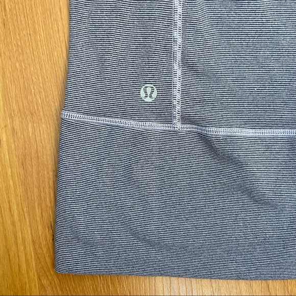 Lululemon Athletica Women’s Scuba Logo Zip Up Hoodie 8 - Picture 6 of 9